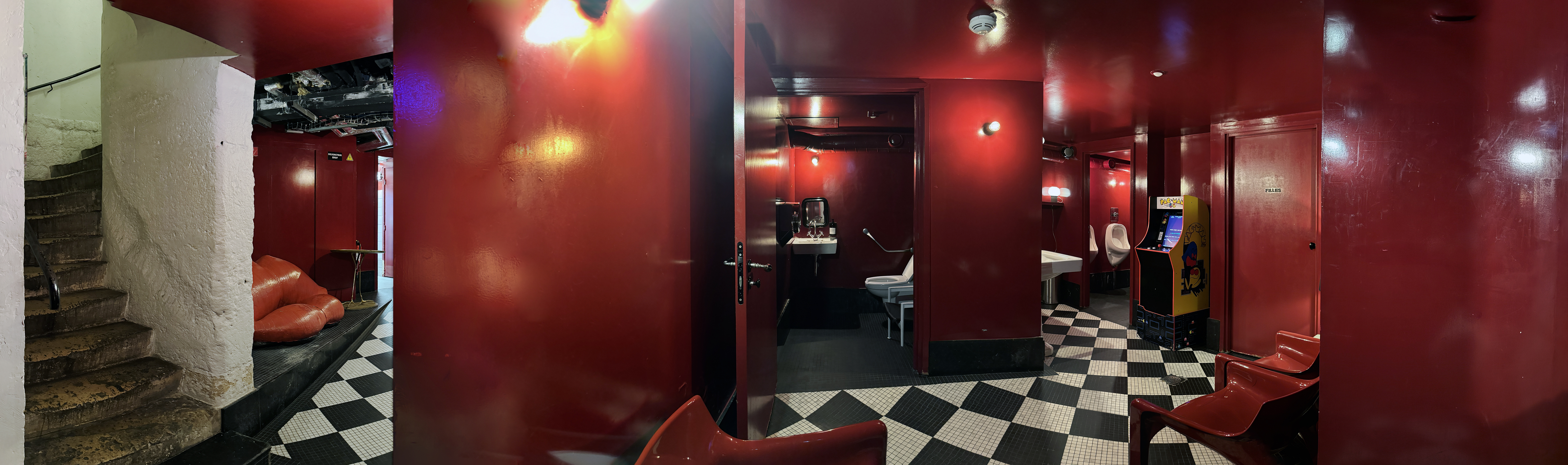 01. Dec. 26, 2023 - Hotel Pigalle Richard Holden
